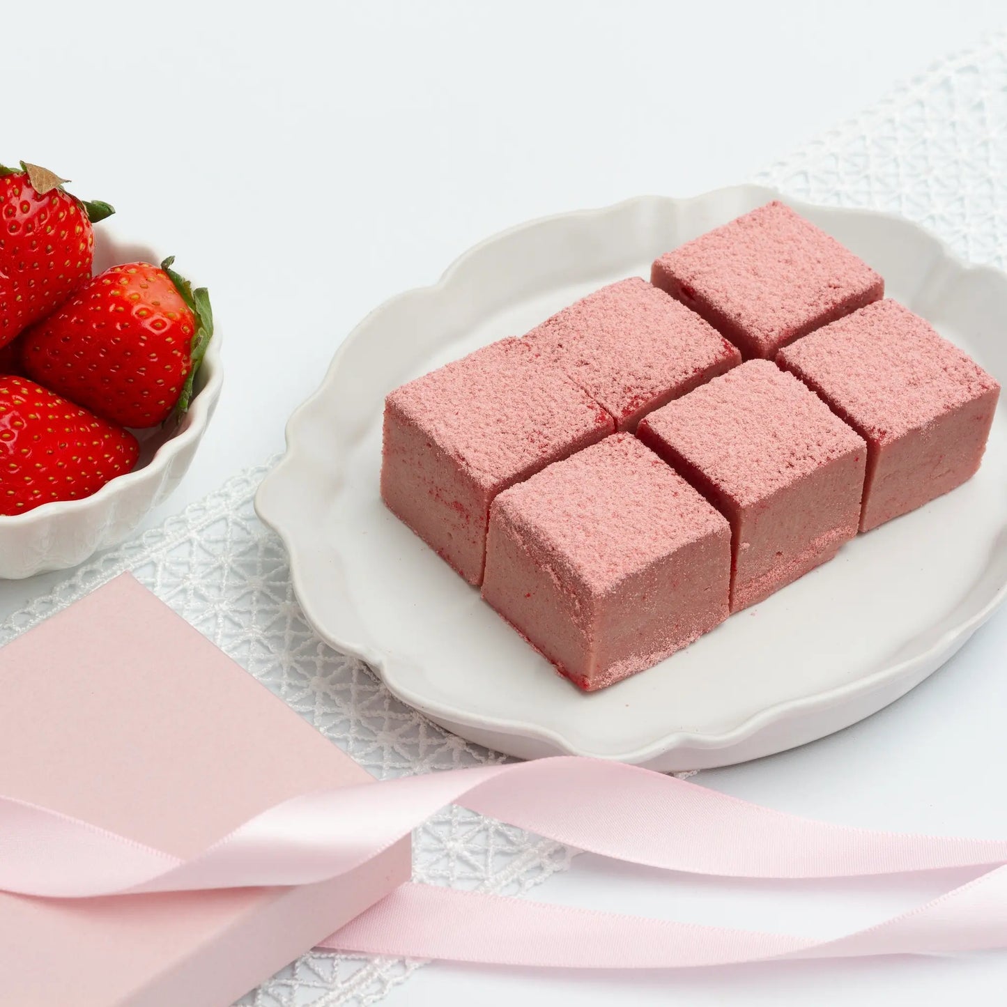 Enchamble生チョコレート(ホワイト・ストロベリー)